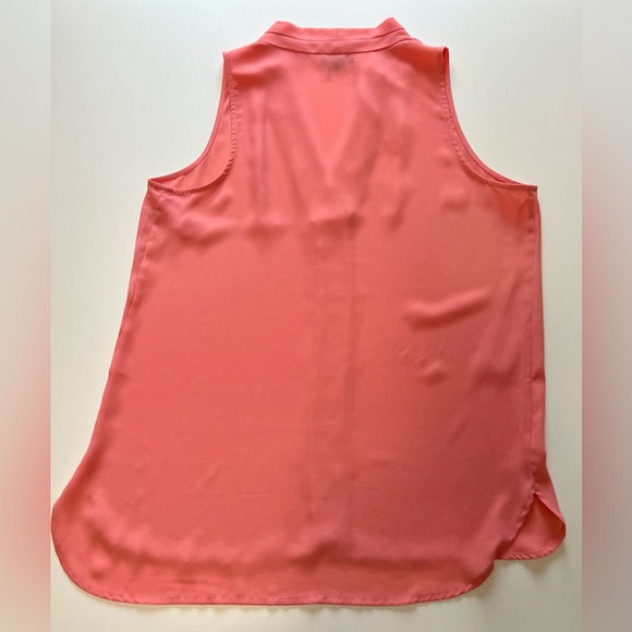 Vince Camuto V-Neck Sleeveless Blouse Size Medium - Picture 5 of 6